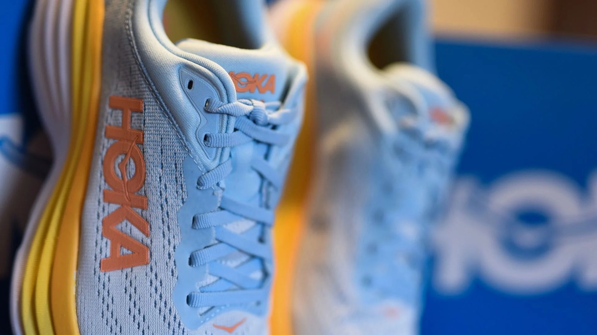 [{'cellPosition': None, 'link': 'www.hokaoneone.com', 'text': 'www.hokaoneone.com', 'type': 'url'}, {'text': ' product image